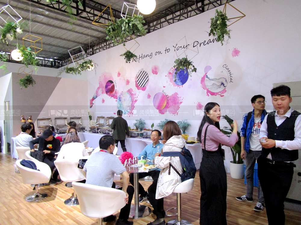 臻臣-美容展展臺設計案例