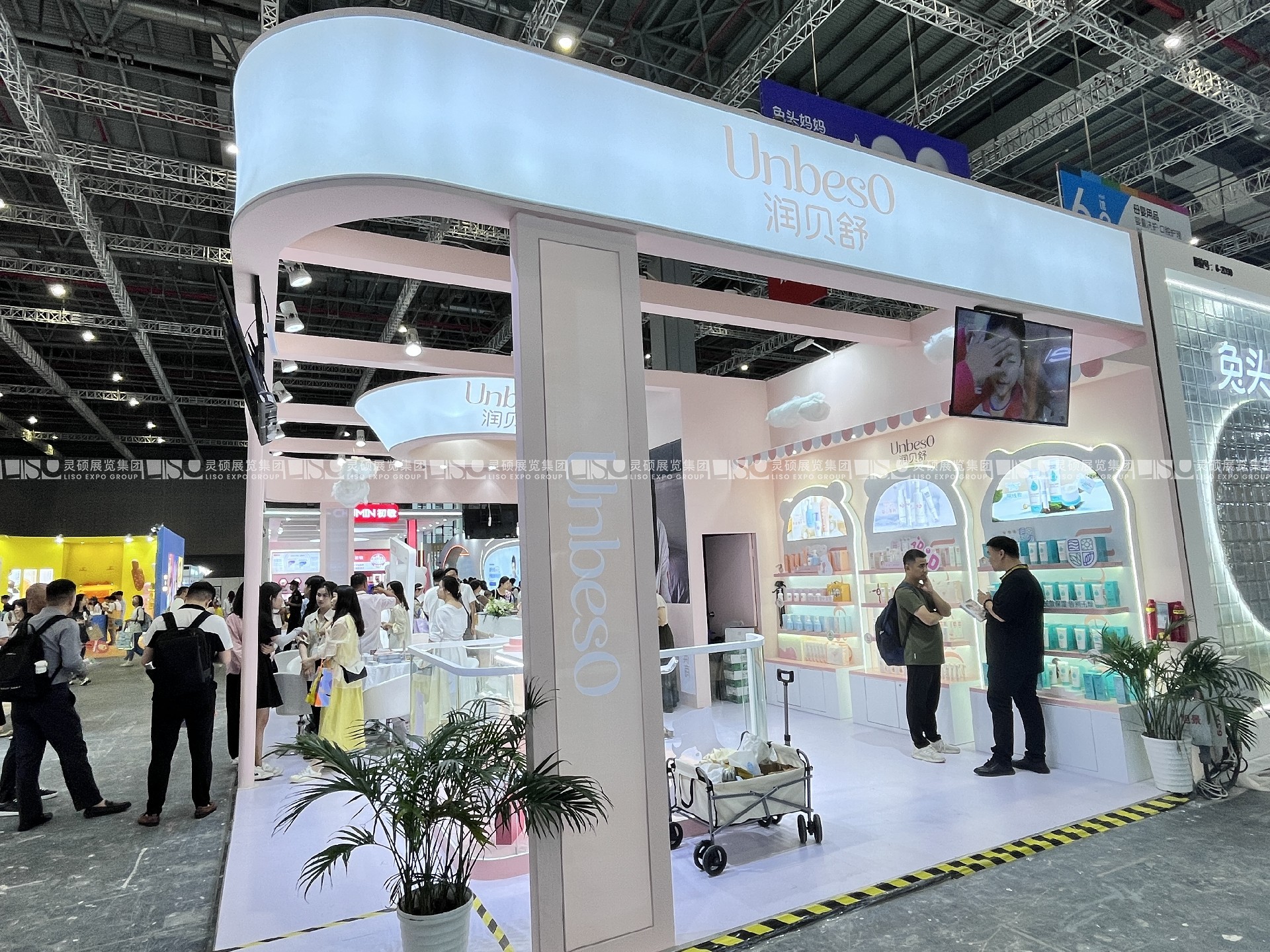 CBME孕嬰童展展臺(tái)搭建案例-潤貝舒