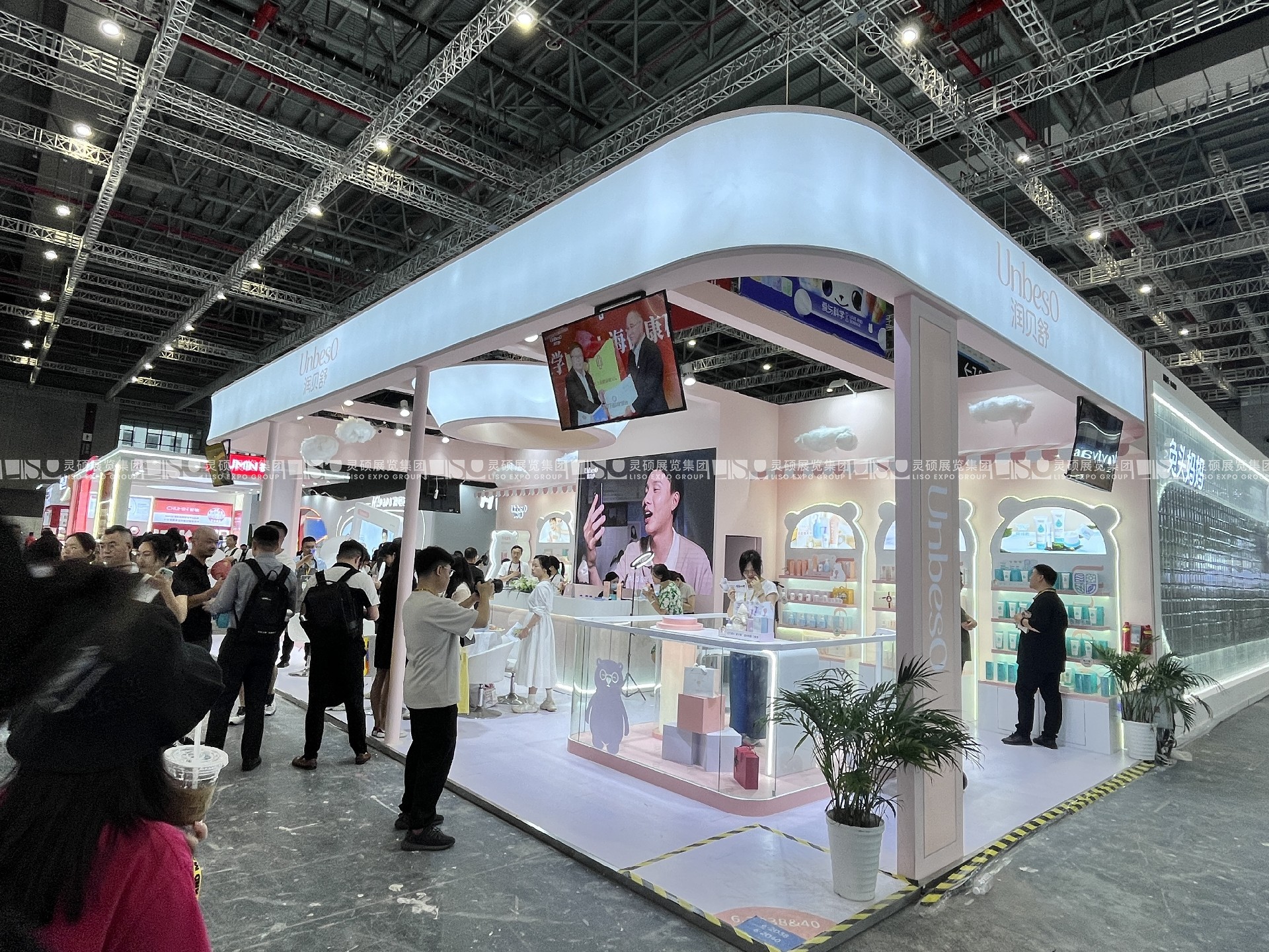 CBME孕嬰童展展臺(tái)搭建案例-潤貝舒